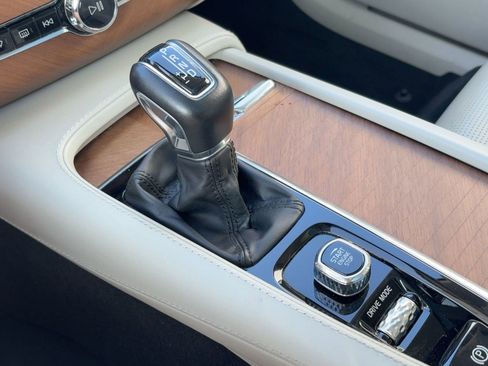 Used 2020 Volvo XC90 T6 Inscription w/ Protection Package image 18