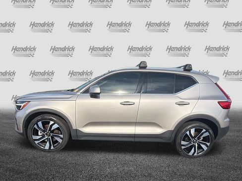 Certified 2023 Volvo XC40 B5 Plus w/ Driver Assist Package AWD/4WD image 10
