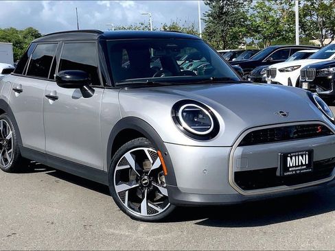 Certified 2025 MINI Cooper S FWD image 34