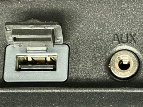 Used 2018 Volvo S60 T5 Dynamic image 32