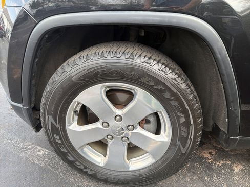 Used 2012 Jeep Grand Cherokee Limited image 29