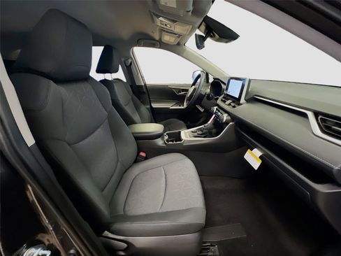 New 2025 Toyota RAV4 XLE image 28