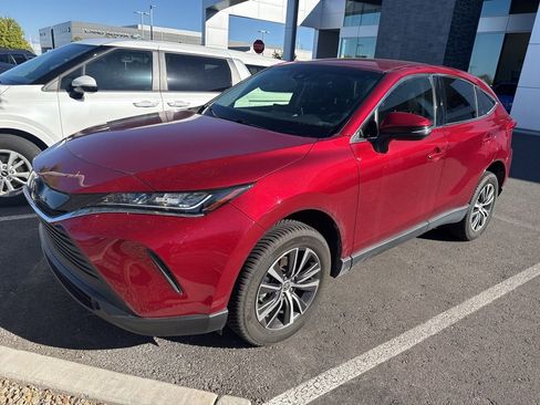 Used 2022 Toyota Venza XLE image 34