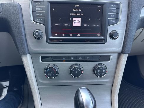 Used 2016 Volkswagen Golf S FWD image 29