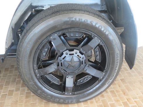 Used 2016 Toyota 4Runner SR5 RWD image 8
