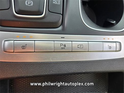 Used 2024 Kia Carnival LX image 23