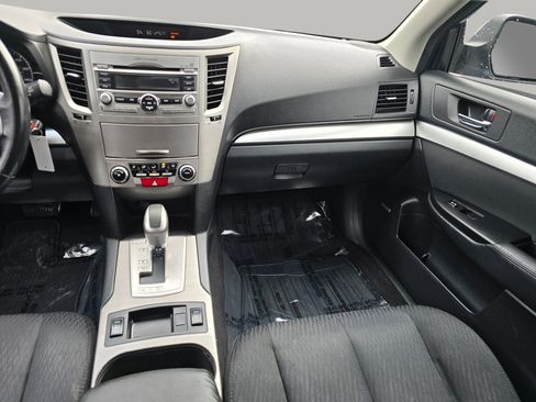 Used 2010 Subaru Outback 2.5i Premium AWD/4WD image 3