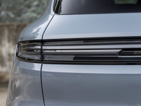 New 2026 Porsche Cayenne GTS image 19