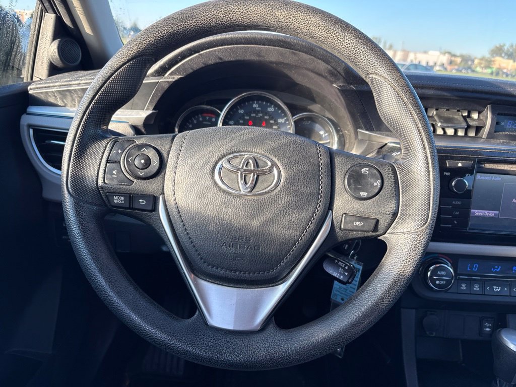 Used 2014 Toyota Corolla LE FWD image 19