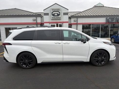 Certified 2023 Toyota Sienna XSE w/ XSE Plus Package image 12