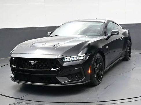 Used 2024 Ford Mustang GT RWD image 9