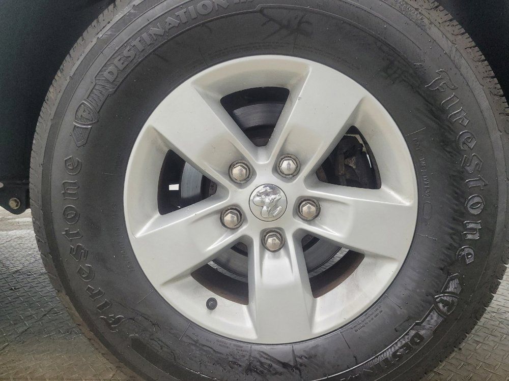 Used 2021 RAM 1500 Classic SLT AWD/4WD image 31