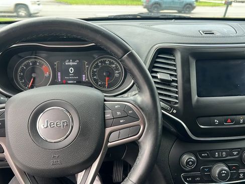 Used 2021 Jeep Cherokee Latitude Lux image 9