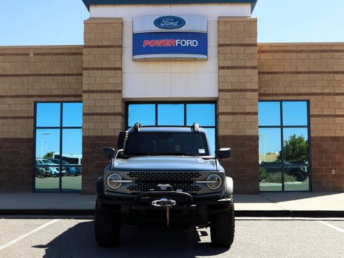 Used 2024 Ford Bronco Everglades AWD/4WD image 3
