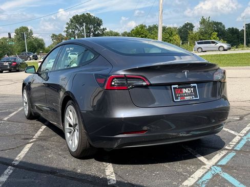 Used 2021 Tesla Model 3 Standard Range Plus RWD image 2