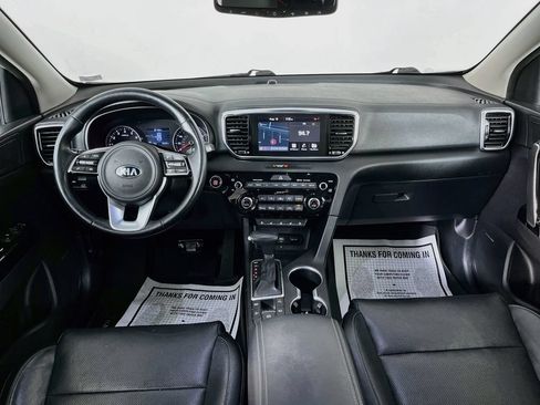 Used 2022 Kia Sportage EX w/ EX Technology Package FWD image 11