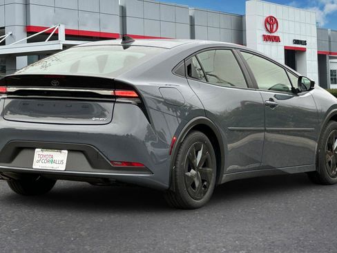 New 2026 Toyota Prius Plug-In Hybrid FWD image 5