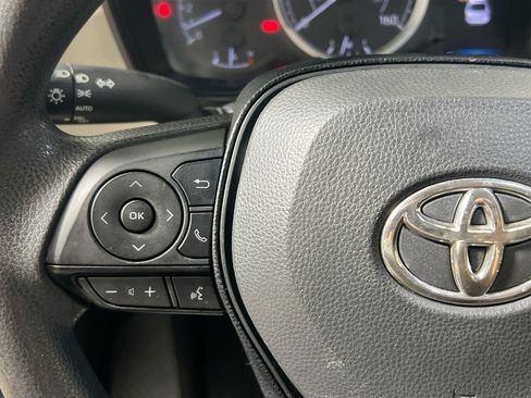 Used 2021 Toyota Corolla LE FWD image 18