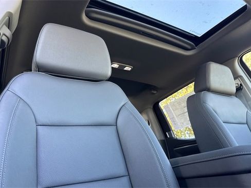 New 2026 GMC Sierra 1500 SLT w/ SLT Convenience Package image 18