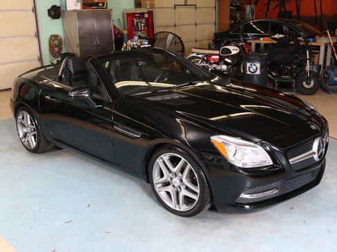 Used 2014 Mercedes-Benz SLK 250 w/ Premium Package image 20