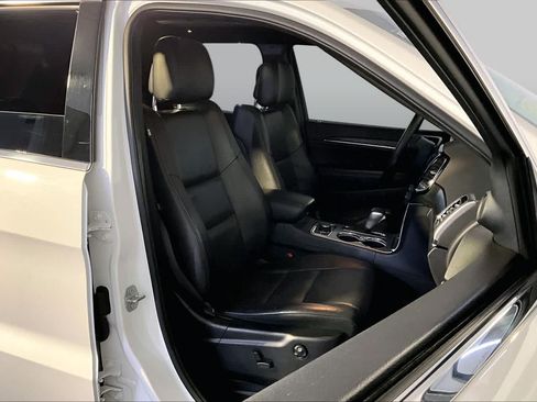 Used 2019 Jeep Grand Cherokee Limited w/ Luxury Group II AWD/4WD image 8