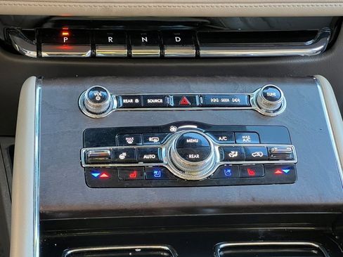 Certified 2023 Lincoln Aviator Reserve w/ Equipment Group 201A image 20