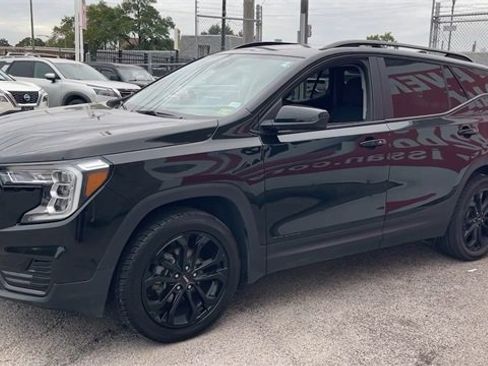 Used 2022 GMC Terrain SLE w/ Driver Convenience Package image 6