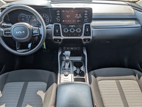 Certified 2022 Kia Sorento LX AWD/4WD image 10