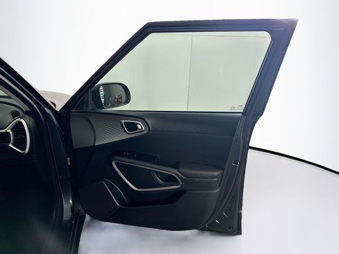 Used 2023 Kia Soul LX w/ Option Group 015 FWD image 29