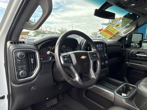Used 2022 Chevrolet Silverado 2500 LTZ w/ LTZ Convenience Package image 9