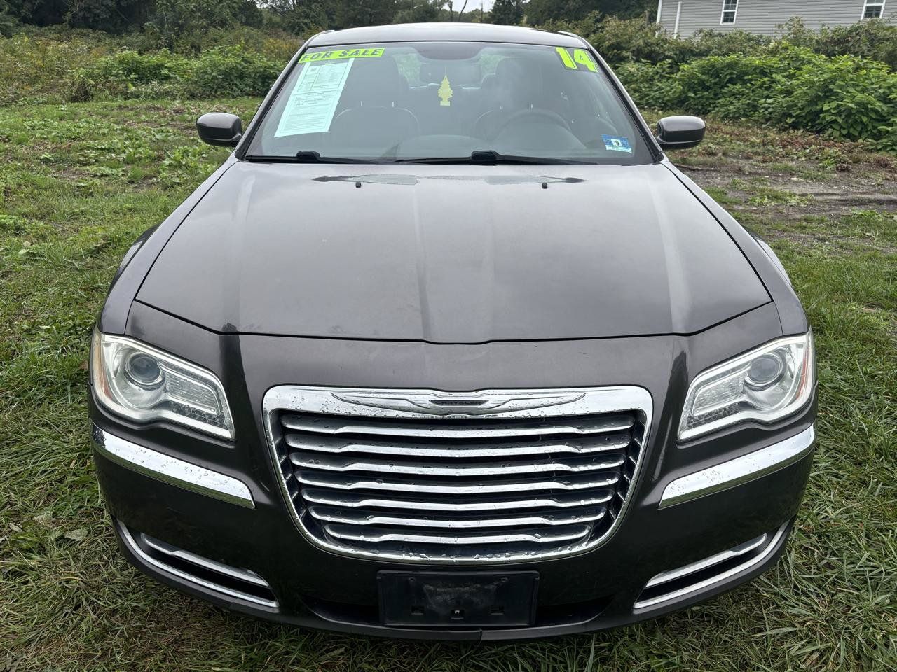 Used 2014 Chrysler 300 RWD image 2
