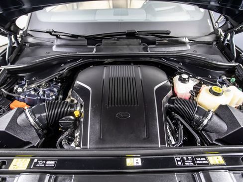 Used 2025 Land Rover Range Rover SE AWD/4WD image 43