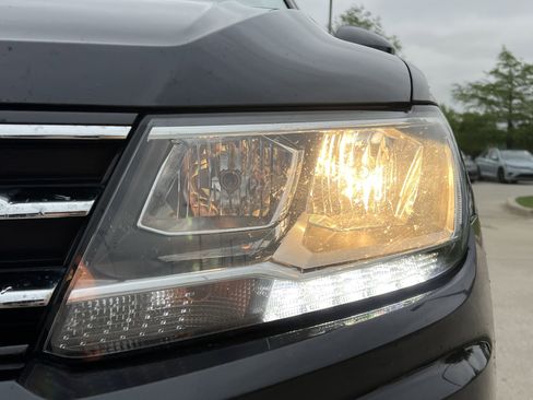 Used 2019 Volkswagen Tiguan S image 6