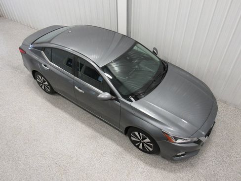 Used 2021 Nissan Altima 2.5 SV FWD image 5