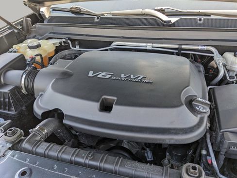 Used 2019 Chevrolet Colorado LT w/ Colorado RST Special Edition AWD/4WD image 10