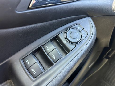 Used 2018 Chevrolet Volt LT w/ Comfort Package FWD image 24