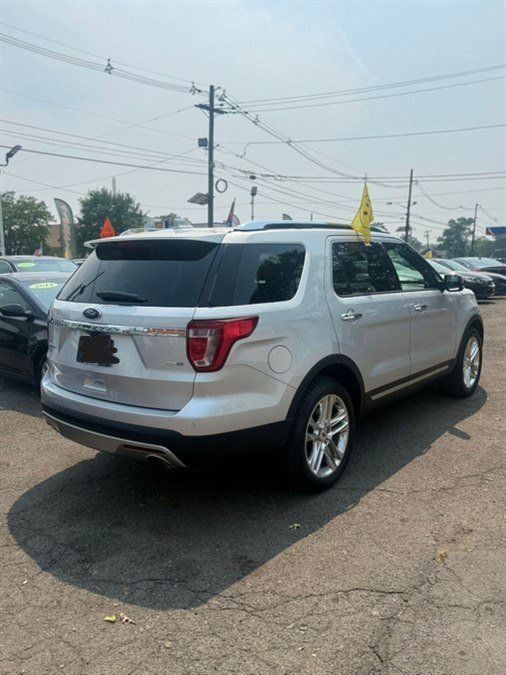 Used 2017 Ford Explorer Limited w/ Equipment Group 301A AWD/4WD image 5
