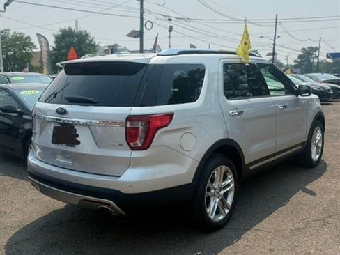 Used 2017 Ford Explorer Limited w/ Equipment Group 301A AWD/4WD image 5