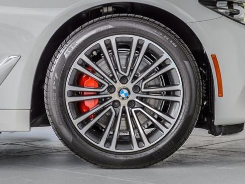 Used 2019 BMW 530i w/ Convenience Package RWD image 16