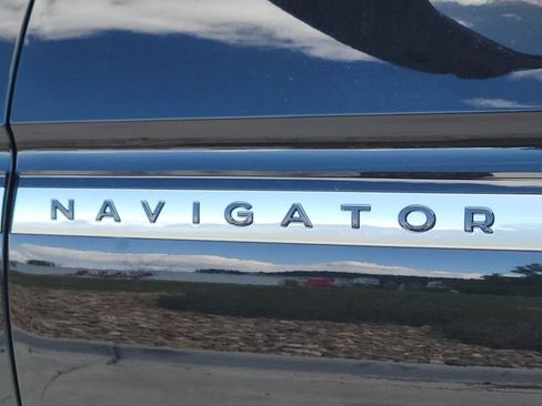 New 2026 Lincoln Navigator Reserve AWD/4WD image 12