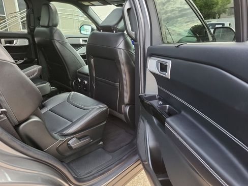 Used 2024 Ford Explorer ST w/ Equipment Group 401A AWD/4WD image 28