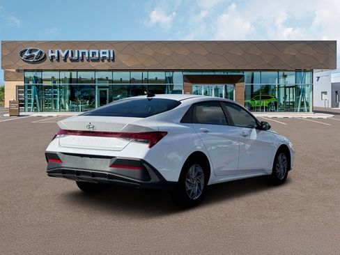 New 2026 Hyundai Elantra Hybrid FWD image 7