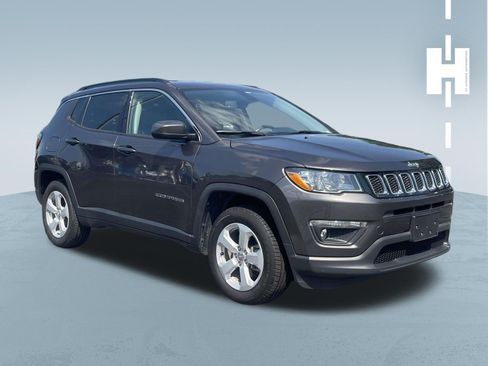 Used 2021 Jeep Compass Latitude w/ Convenience Group AWD/4WD image 1
