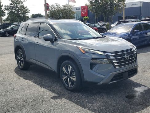 Certified 2024 Nissan Rogue SL image 3