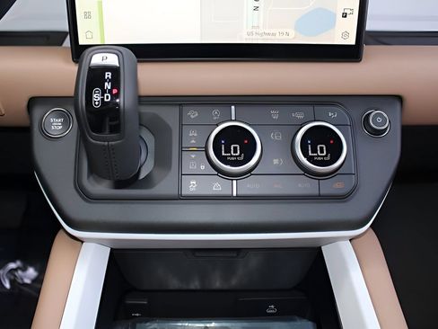 New 2025 Land Rover Defender 110 S AWD/4WD image 25