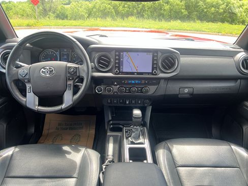 Used 2021 Toyota Tacoma TRD Sport w/ TRD Premium Sport Package AWD/4WD image 20