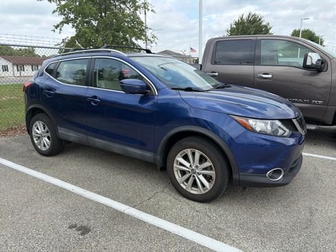 Used 2019 Nissan Rogue Sport SV w/ Technology Package AWD/4WD image 3