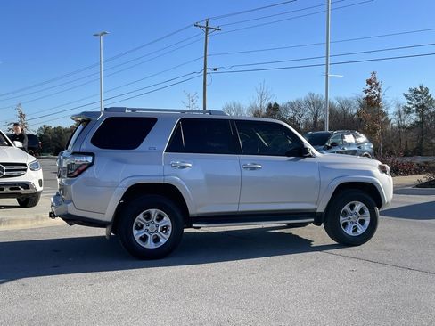 Used 2018 Toyota 4Runner SR5 image 8