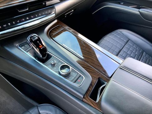 Used 2023 Cadillac Escalade Sport Platinum w/ LPO, Floor Liner Package AWD/4WD image 17
