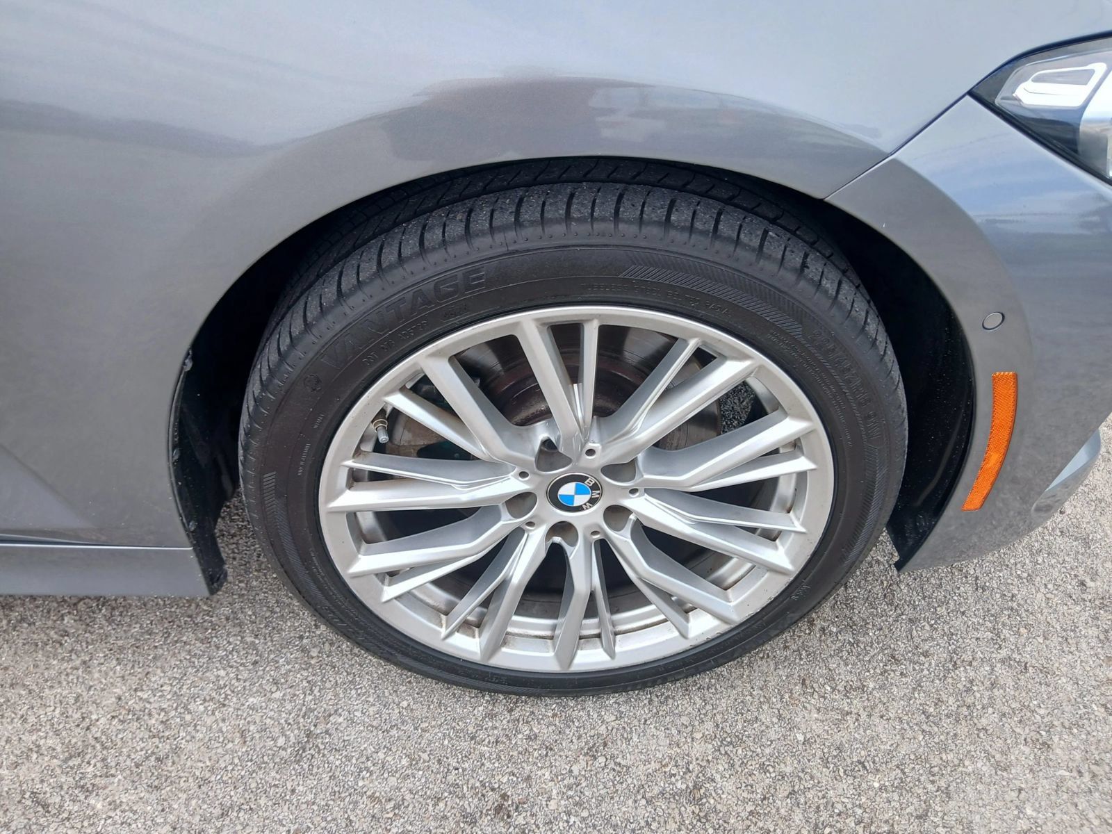 Used 2024 BMW 330i Sedan w/ Convenience Package RWD image 19